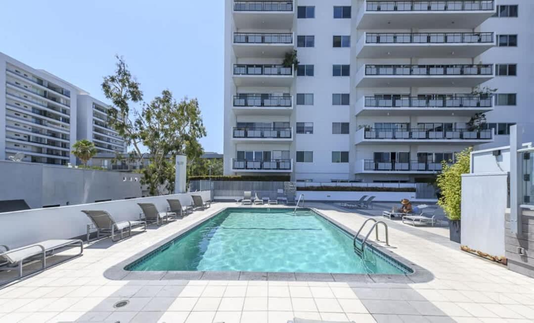 Two Bedrooms Two Baths Luxury Los Angeles